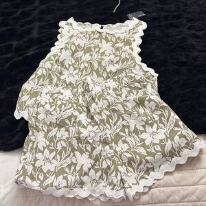 Floral Scallop-Trim Sleeveless Set in Olive & White